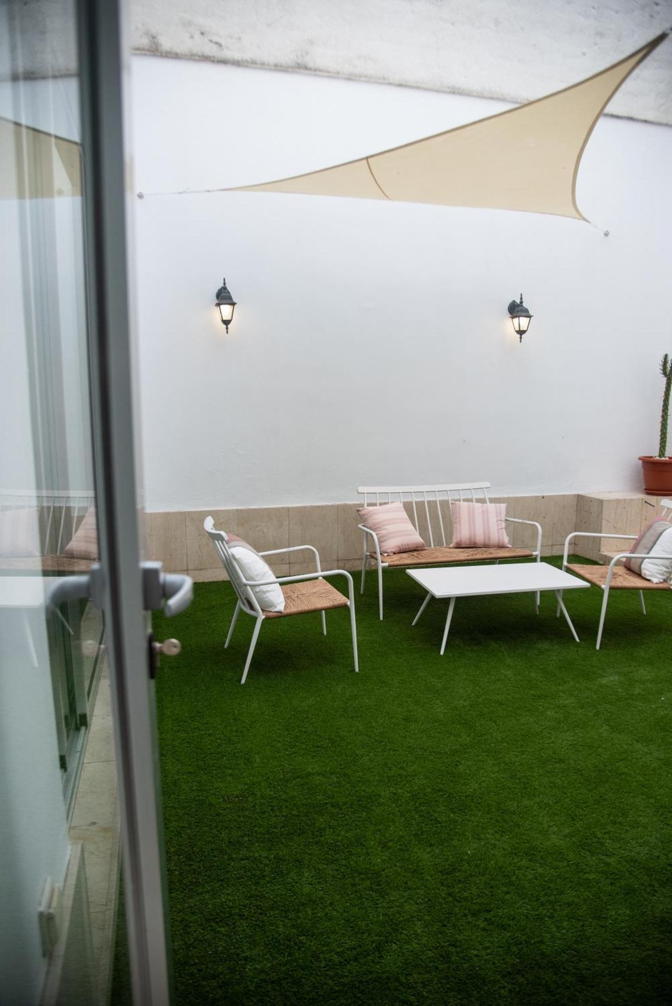 Tentudia Charming Apartments With Private Roof-Top Or Patio In San Bernardo By Ocityzen Sevilla Kültér fotó