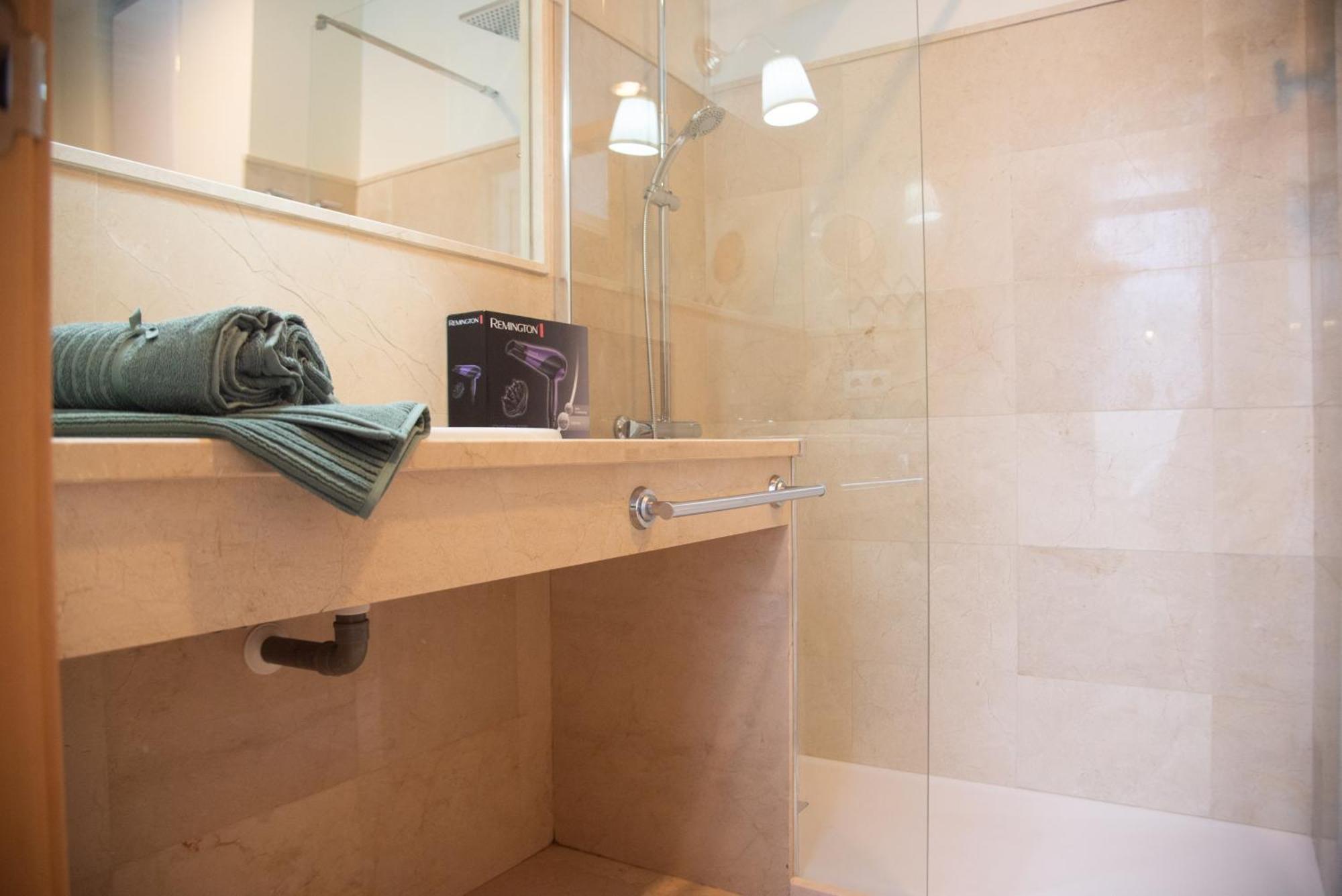 Tentudia Charming Apartments With Private Roof-Top Or Patio In San Bernardo By Ocityzen Sevilla Kültér fotó